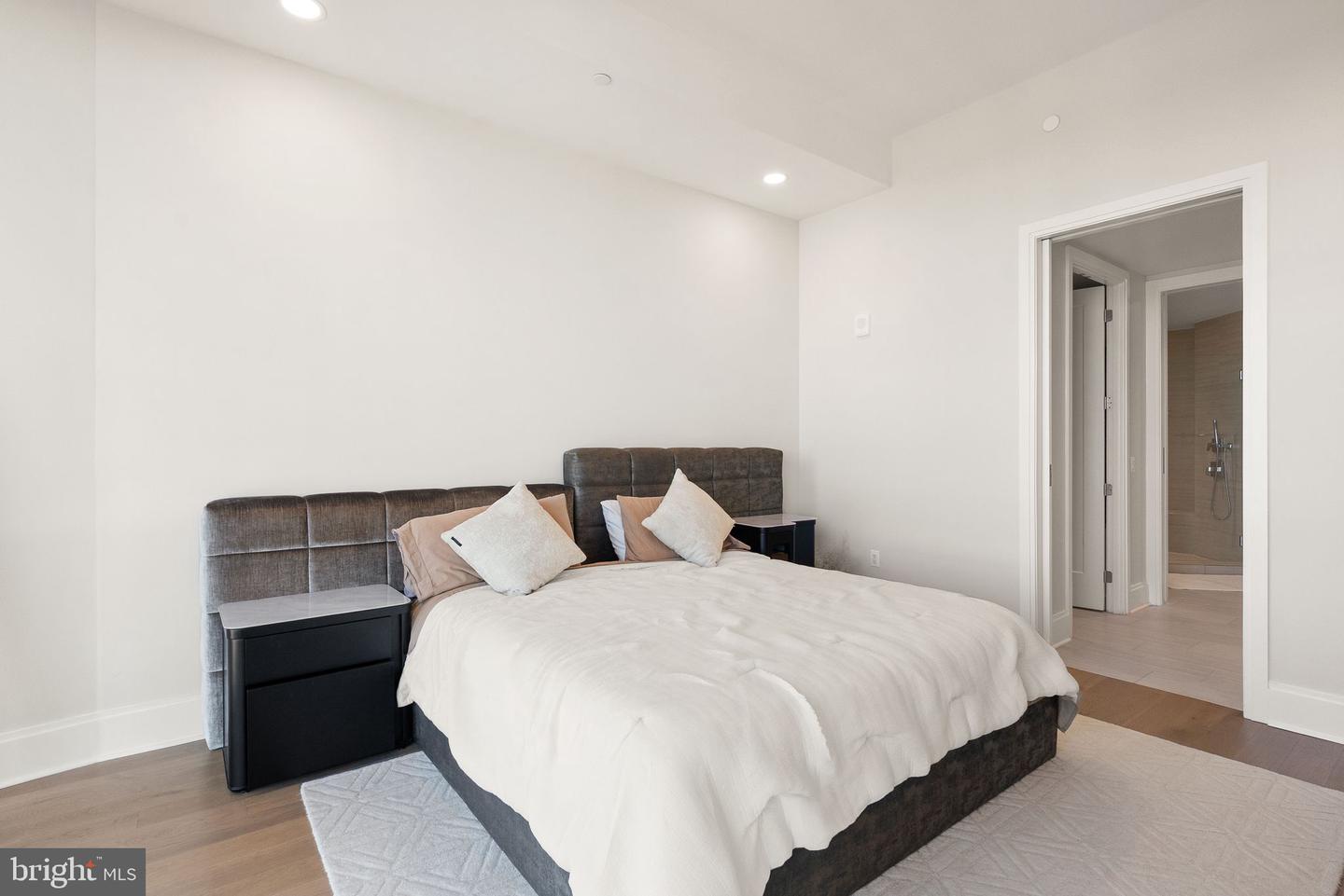 7887 JONES BRANCH DR #1802, MCLEAN, Virginia 22102, 2 Bedrooms Bedrooms, ,2 BathroomsBathrooms,Residential,For sale,7887 JONES BRANCH DR #1802,VAFX2293090 MLS # VAFX2293090 7887 JONES BRANCH DR #1802, MCLEAN, Virginia 22102, 2 Bedrooms Bedrooms, ,2 BathroomsBathrooms,Residential,For sale,7887 JONES BRANCH DR #1802,VAFX2293090 MLS # VAFX2293090