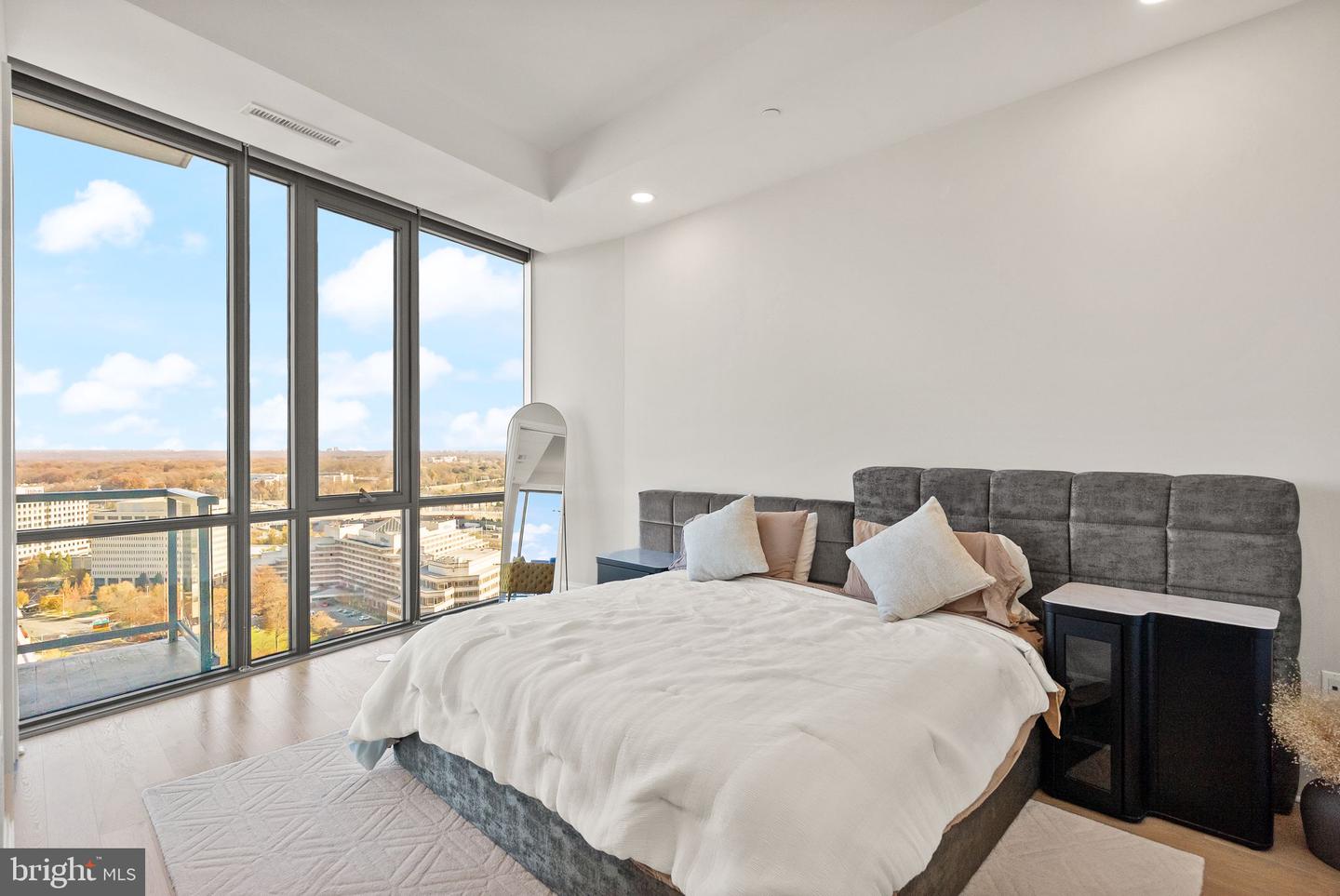 7887 JONES BRANCH DR #1802, MCLEAN, Virginia 22102, 2 Bedrooms Bedrooms, ,2 BathroomsBathrooms,Residential,For sale,7887 JONES BRANCH DR #1802,VAFX2293090 MLS # VAFX2293090 7887 JONES BRANCH DR #1802, MCLEAN, Virginia 22102, 2 Bedrooms Bedrooms, ,2 BathroomsBathrooms,Residential,For sale,7887 JONES BRANCH DR #1802,VAFX2293090 MLS # VAFX2293090