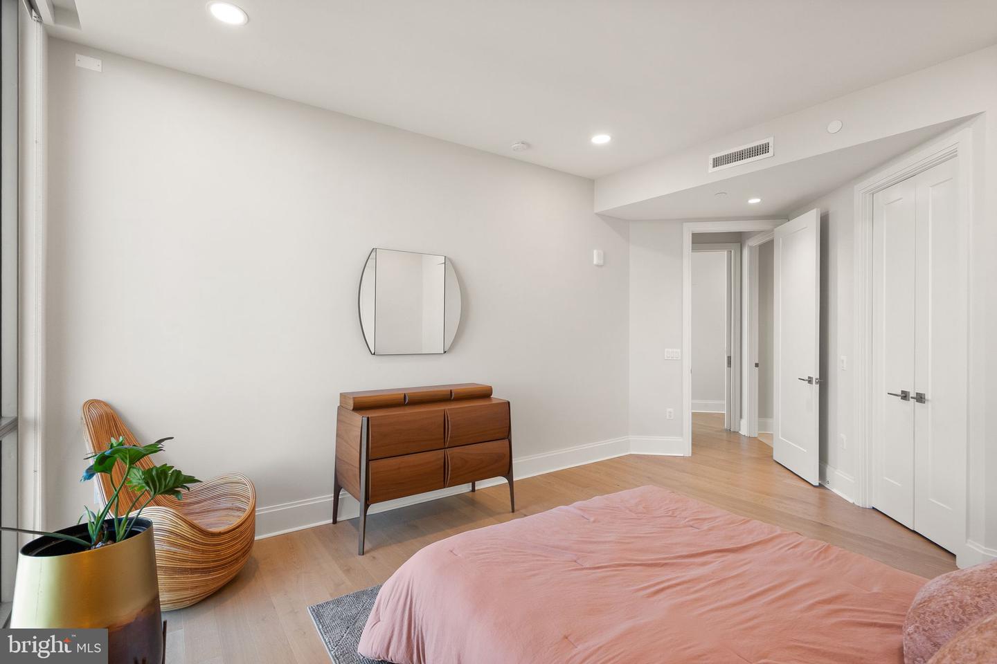 7887 JONES BRANCH DR #1802, MCLEAN, Virginia 22102, 2 Bedrooms Bedrooms, ,2 BathroomsBathrooms,Residential,For sale,7887 JONES BRANCH DR #1802,VAFX2293090 MLS # VAFX2293090 7887 JONES BRANCH DR #1802, MCLEAN, Virginia 22102, 2 Bedrooms Bedrooms, ,2 BathroomsBathrooms,Residential,For sale,7887 JONES BRANCH DR #1802,VAFX2293090 MLS # VAFX2293090