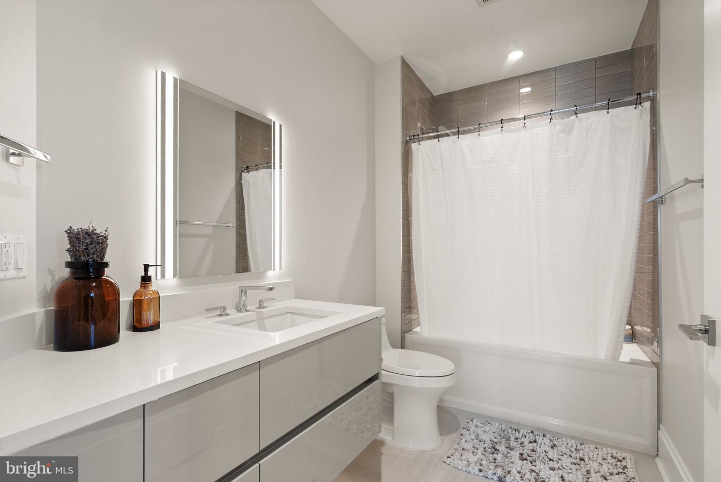 7887 JONES BRANCH DR #1802, MCLEAN, Virginia 22102, 2 Bedrooms Bedrooms, ,2 BathroomsBathrooms,Residential,For sale,7887 JONES BRANCH DR #1802,VAFX2293090 MLS # VAFX2293090 7887 JONES BRANCH DR #1802, MCLEAN, Virginia 22102, 2 Bedrooms Bedrooms, ,2 BathroomsBathrooms,Residential,For sale,7887 JONES BRANCH DR #1802,VAFX2293090 MLS # VAFX2293090