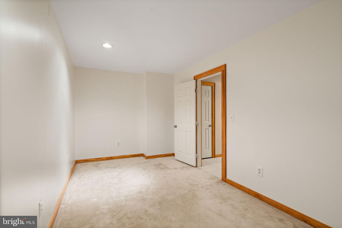 6020 CROCUS CT, ALEXANDRIA, Virginia 22310, 3 Bedrooms Bedrooms, ,2 BathroomsBathrooms,Residential,For sale,6020 CROCUS CT,VAFX2293180 MLS # VAFX2293180