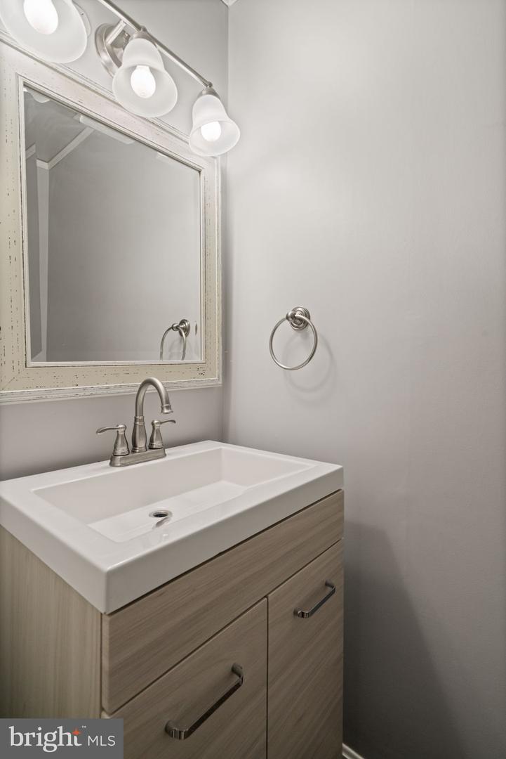 6020 CROCUS CT, ALEXANDRIA, Virginia 22310, 3 Bedrooms Bedrooms, ,2 BathroomsBathrooms,Residential,For sale,6020 CROCUS CT,VAFX2293180 MLS # VAFX2293180