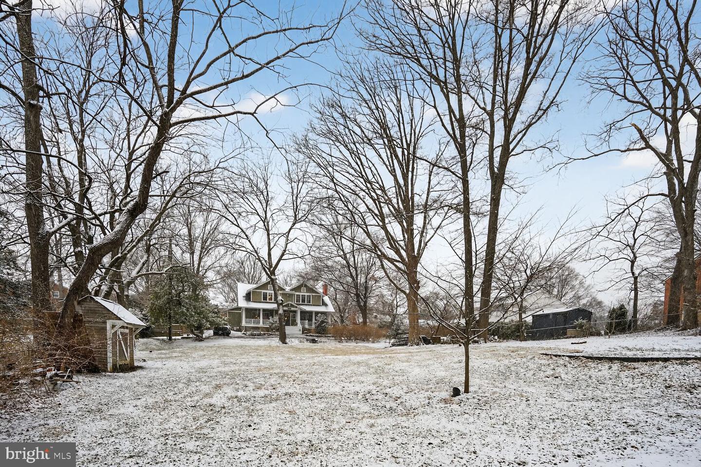 5723 27TH ST N, ARLINGTON, Virginia 22207, 4 Bedrooms Bedrooms, ,3 BathroomsBathrooms,Residential,For sale,5723 27TH ST N,VAAR2069422 MLS # VAAR2069422