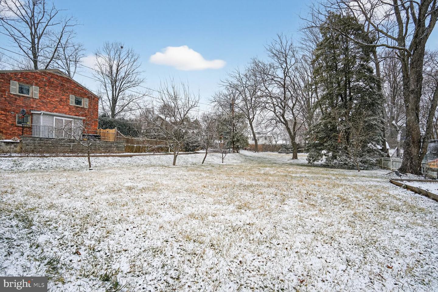 5723 27TH ST N, ARLINGTON, Virginia 22207, 4 Bedrooms Bedrooms, ,3 BathroomsBathrooms,Residential,For sale,5723 27TH ST N,VAAR2069422 MLS # VAAR2069422