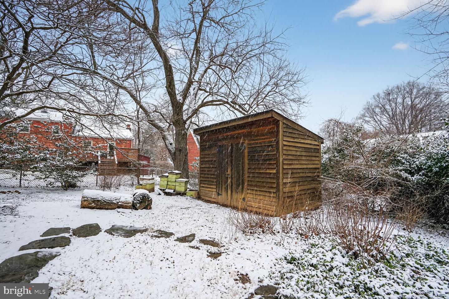 5723 27TH ST N, ARLINGTON, Virginia 22207, 4 Bedrooms Bedrooms, ,3 BathroomsBathrooms,Residential,For sale,5723 27TH ST N,VAAR2069422 MLS # VAAR2069422