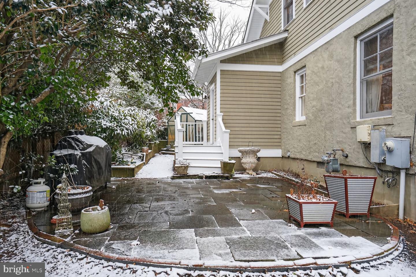 5723 27TH ST N, ARLINGTON, Virginia 22207, 4 Bedrooms Bedrooms, ,3 BathroomsBathrooms,Residential,For sale,5723 27TH ST N,VAAR2069422 MLS # VAAR2069422