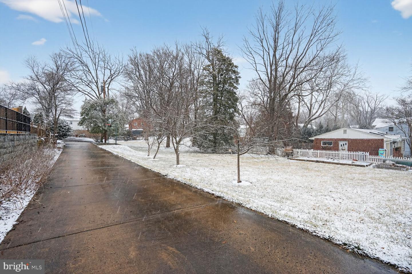 5723 27TH ST N, ARLINGTON, Virginia 22207, 4 Bedrooms Bedrooms, ,3 BathroomsBathrooms,Residential,For sale,5723 27TH ST N,VAAR2069422 MLS # VAAR2069422