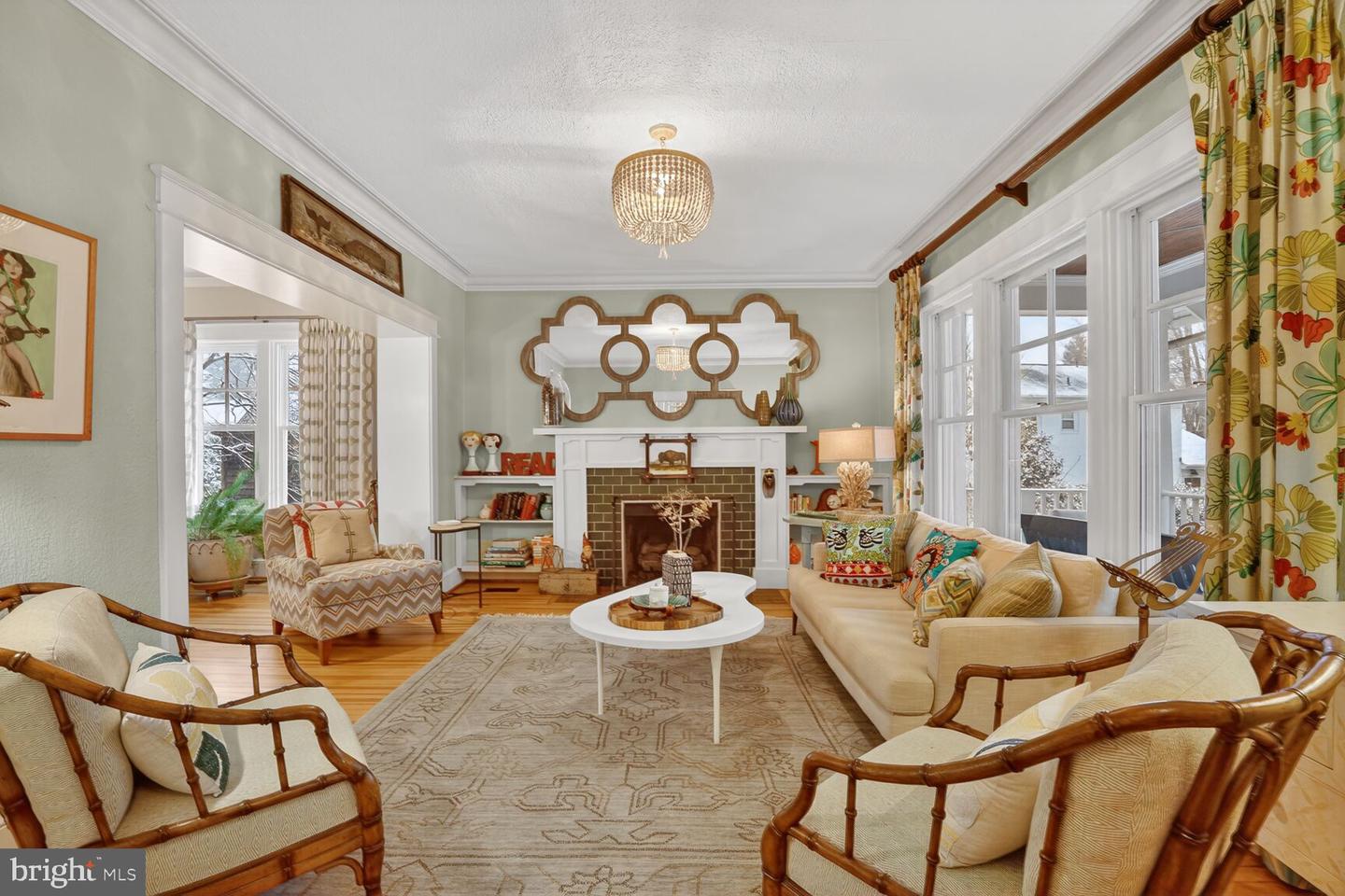 5723 27TH ST N, ARLINGTON, Virginia 22207, 4 Bedrooms Bedrooms, ,3 BathroomsBathrooms,Residential,For sale,5723 27TH ST N,VAAR2069422 MLS # VAAR2069422