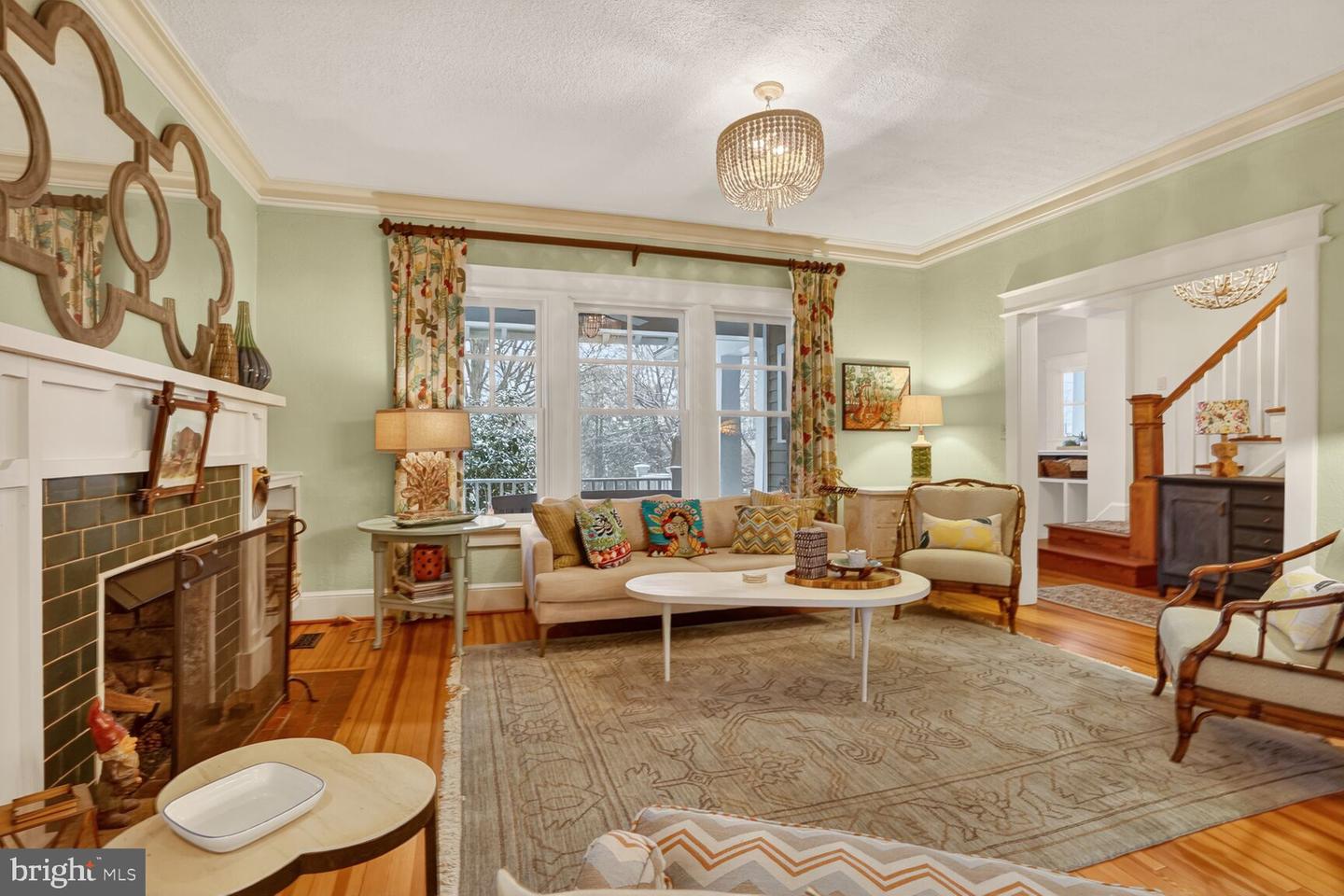 5723 27TH ST N, ARLINGTON, Virginia 22207, 4 Bedrooms Bedrooms, ,3 BathroomsBathrooms,Residential,For sale,5723 27TH ST N,VAAR2069422 MLS # VAAR2069422