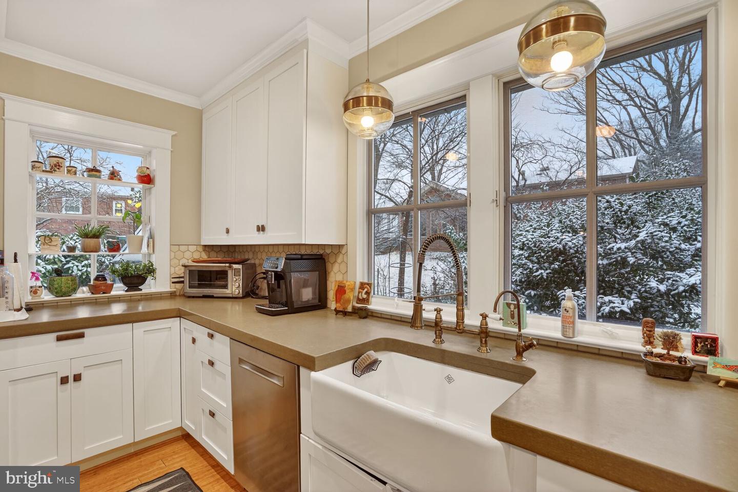 5723 27TH ST N, ARLINGTON, Virginia 22207, 4 Bedrooms Bedrooms, ,3 BathroomsBathrooms,Residential,For sale,5723 27TH ST N,VAAR2069422 MLS # VAAR2069422