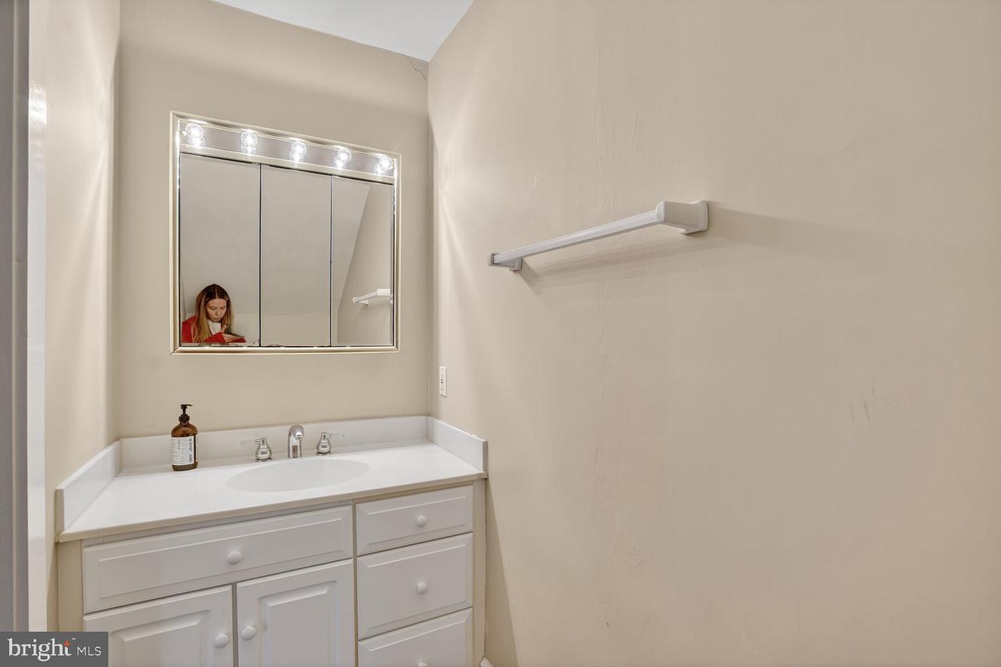 5723 27TH ST N, ARLINGTON, Virginia 22207, 4 Bedrooms Bedrooms, ,3 BathroomsBathrooms,Residential,For sale,5723 27TH ST N,VAAR2069422 MLS # VAAR2069422