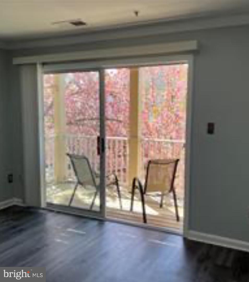 1061 GARDENVIEW LOOP #204, WOODBRIDGE, Virginia 22191, 2 Bedrooms Bedrooms, 4 Rooms Rooms,2 BathroomsBathrooms,Residential,For sale,1061 GARDENVIEW LOOP #204,VAPW2113454 MLS # VAPW2113454