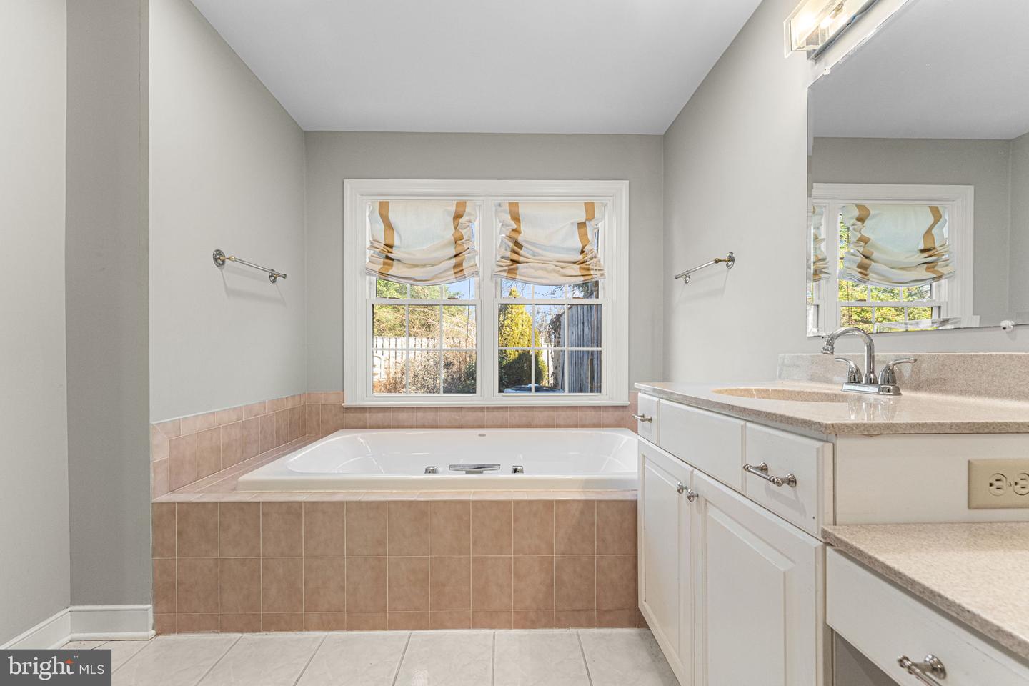 15 HEATHERFIELD CT, KILMARNOCK, Virginia 22482, 5 Bedrooms Bedrooms, 8 Rooms Rooms,3 BathroomsBathrooms,Residential,For sale,15 HEATHERFIELD CT,VALV2000962 MLS # VALV2000962