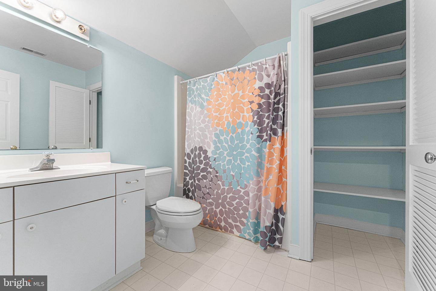 15 HEATHERFIELD CT, KILMARNOCK, Virginia 22482, 5 Bedrooms Bedrooms, 8 Rooms Rooms,3 BathroomsBathrooms,Residential,For sale,15 HEATHERFIELD CT,VALV2000962 MLS # VALV2000962