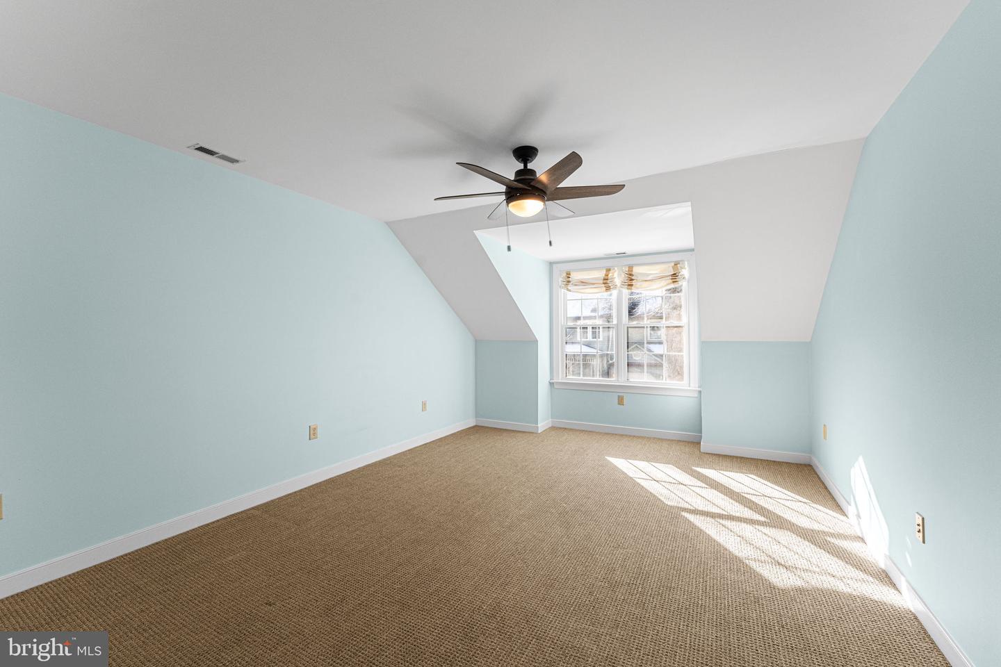 15 HEATHERFIELD CT, KILMARNOCK, Virginia 22482, 5 Bedrooms Bedrooms, 8 Rooms Rooms,3 BathroomsBathrooms,Residential,For sale,15 HEATHERFIELD CT,VALV2000962 MLS # VALV2000962