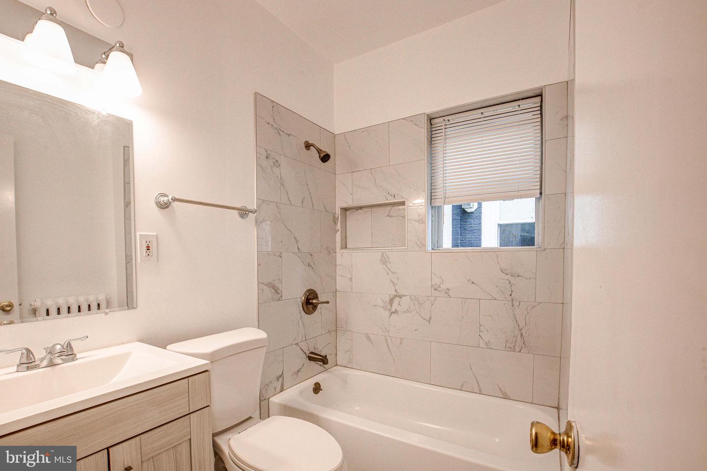 1528 E ST SE, WASHINGTON, District Of Columbia 20003, 3 Bedrooms Bedrooms, ,1 BathroomBathrooms,Residential,For sale,1528 E ST SE,DCDC2248264 MLS # DCDC2248264