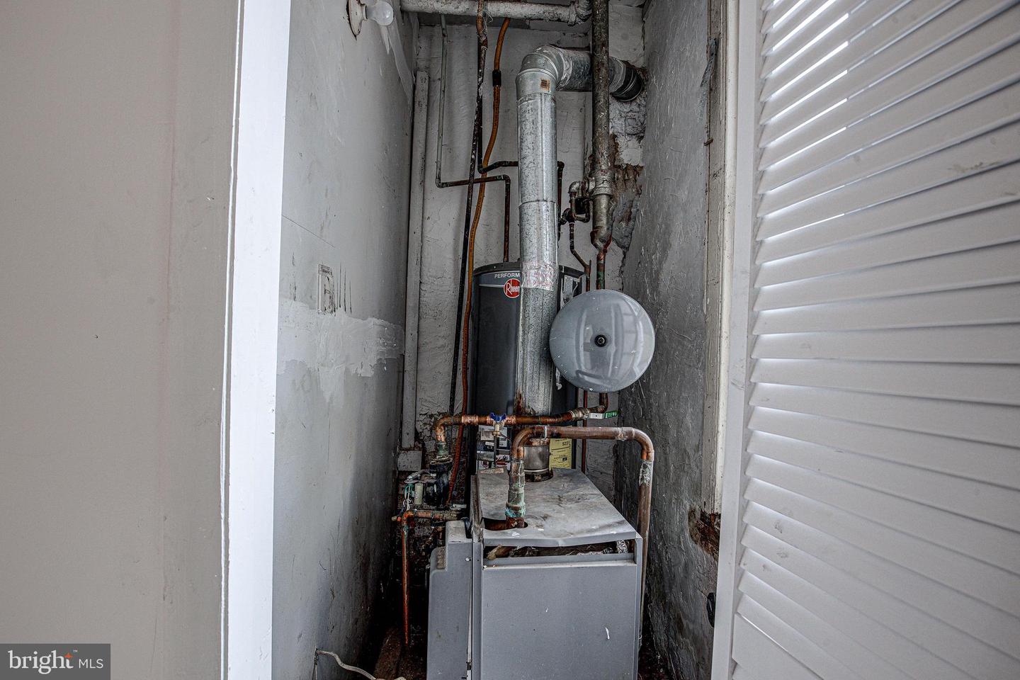 1528 E ST SE, WASHINGTON, District Of Columbia 20003, 3 Bedrooms Bedrooms, ,1 BathroomBathrooms,Residential,For sale,1528 E ST SE,DCDC2248264 MLS # DCDC2248264