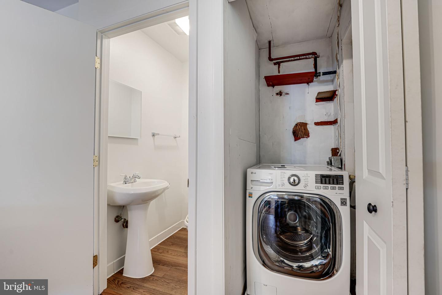 5924 CAUBA CT, ALEXANDRIA, Virginia 22310, 3 Bedrooms Bedrooms, 9 Rooms Rooms,1 BathroomBathrooms,Residential,For sale,5924 CAUBA CT,VAFX2293396 MLS # VAFX2293396