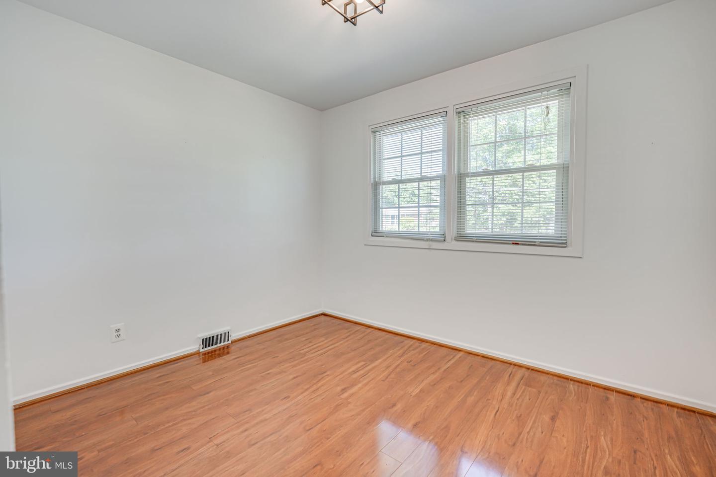 5924 CAUBA CT, ALEXANDRIA, Virginia 22310, 3 Bedrooms Bedrooms, 9 Rooms Rooms,1 BathroomBathrooms,Residential,For sale,5924 CAUBA CT,VAFX2293396 MLS # VAFX2293396