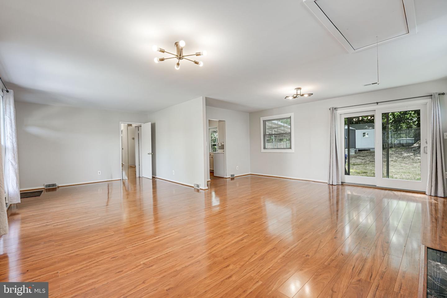 5924 CAUBA CT, ALEXANDRIA, Virginia 22310, 3 Bedrooms Bedrooms, 9 Rooms Rooms,1 BathroomBathrooms,Residential,For sale,5924 CAUBA CT,VAFX2293396 MLS # VAFX2293396