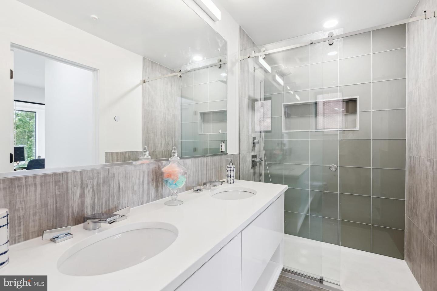 306 NE K ST NE #306-2, WASHINGTON, District Of Columbia 20002, 3 Bedrooms Bedrooms, ,4 BathroomsBathrooms,Residential,For sale,306 NE K ST NE #306-2,DCDC2248322 MLS # DCDC2248322