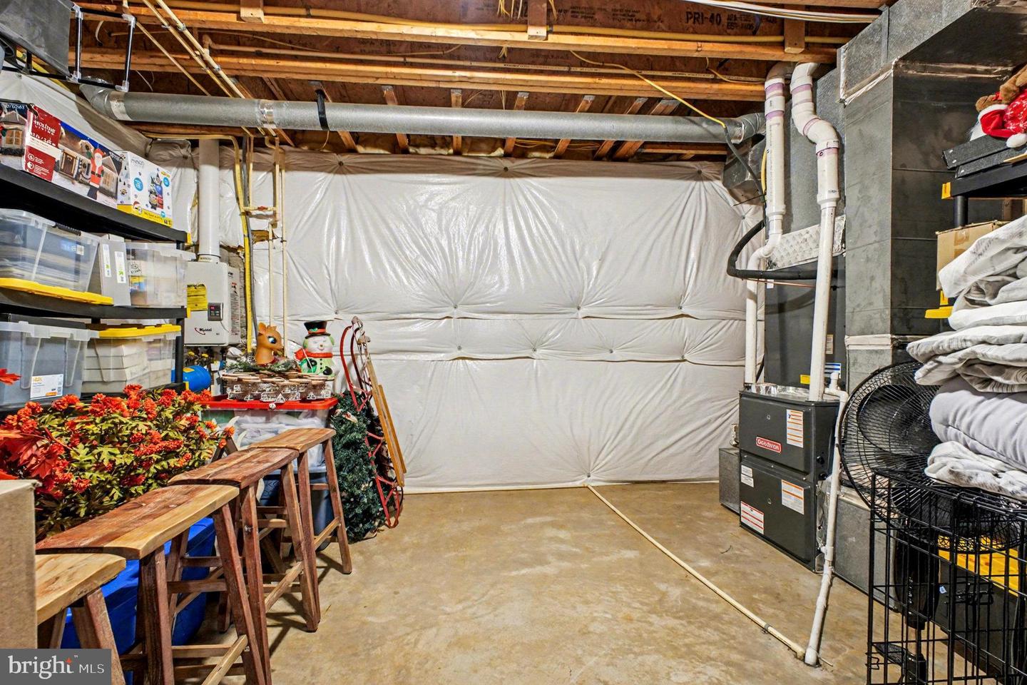 12006 HONOR BRIDGE FARM DR, SPOTSYLVANIA, Virginia 22551, 4 Bedrooms Bedrooms, ,6 BathroomsBathrooms,Residential,For sale,12006 HONOR BRIDGE FARM DR,VASP2039670 MLS # VASP2039670