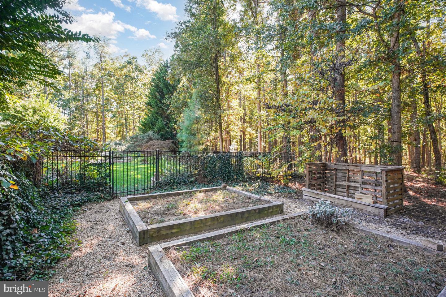 12006 HONOR BRIDGE FARM DR, SPOTSYLVANIA, Virginia 22551, 4 Bedrooms Bedrooms, ,6 BathroomsBathrooms,Residential,For sale,12006 HONOR BRIDGE FARM DR,VASP2039670 MLS # VASP2039670