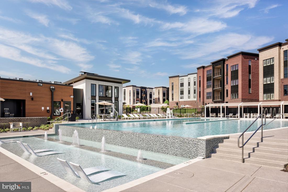 43439 MIDMOORE DR, ASHBURN, Virginia 20148, 3 Bedrooms Bedrooms, ,2 BathroomsBathrooms,Residential,For sale,43439 MIDMOORE DR,VALO2117094 MLS # VALO2117094