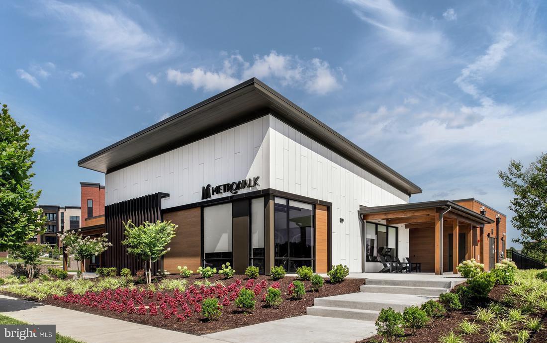 43439 MIDMOORE DR, ASHBURN, Virginia 20148, 3 Bedrooms Bedrooms, ,2 BathroomsBathrooms,Residential,For sale,43439 MIDMOORE DR,VALO2117094 MLS # VALO2117094