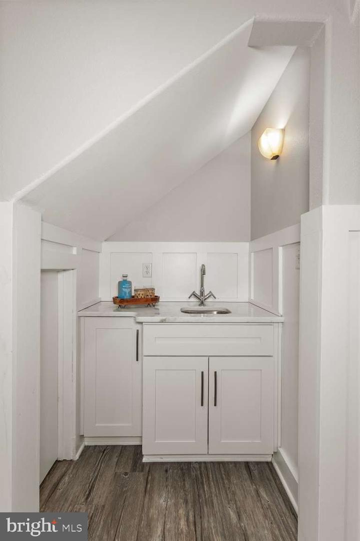 804 CYPRESS AVE, VIRGINIA BEACH, Virginia 23451, 4 Bedrooms Bedrooms, 13 Rooms Rooms,2 BathroomsBathrooms,Residential,For sale,804 CYPRESS AVE,VAVB2000644 MLS # VAVB2000644