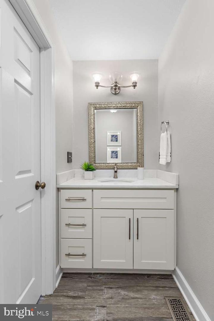 804 CYPRESS AVE, VIRGINIA BEACH, Virginia 23451, 4 Bedrooms Bedrooms, 13 Rooms Rooms,2 BathroomsBathrooms,Residential,For sale,804 CYPRESS AVE,VAVB2000644 MLS # VAVB2000644