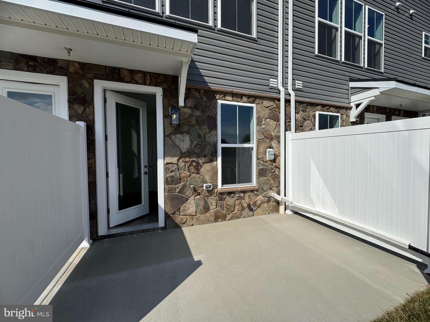 80 VALERIAN LOOP #1, STAFFORD, Virginia 22554, 3 Bedrooms Bedrooms, ,2 BathroomsBathrooms,Residential,For sale,80 VALERIAN LOOP #1,VAST2046534 MLS # VAST2046534