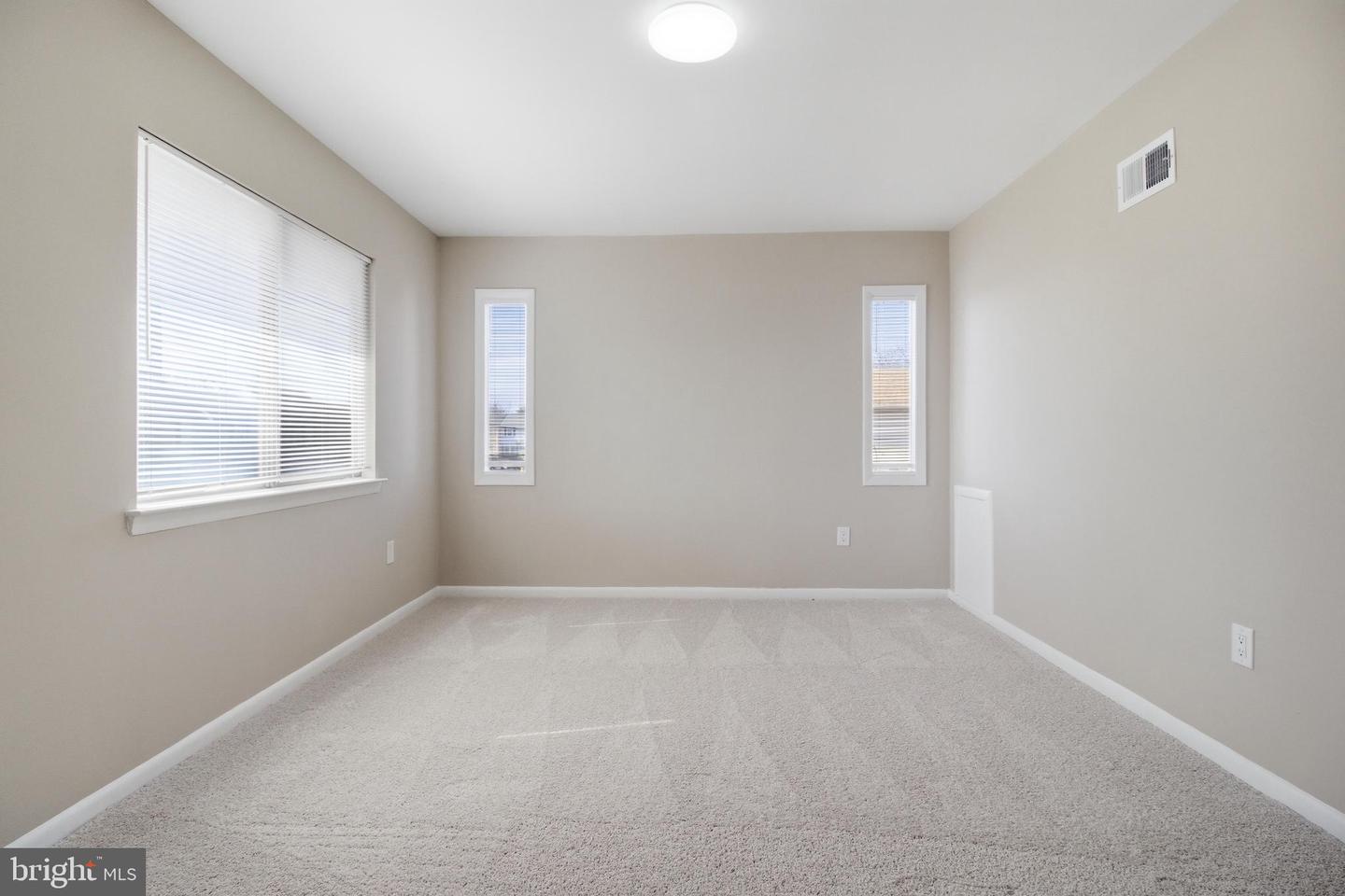 8660 MADERA CT, MANASSAS PARK, Virginia 20111, 3 Bedrooms Bedrooms, ,1 BathroomBathrooms,Residential,For sale,8660 MADERA CT,VAMP2003728 MLS # VAMP2003728