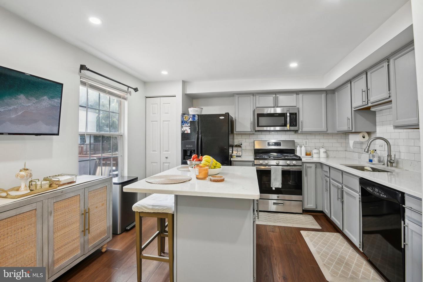 14617 WOODSPRING CT, CENTREVILLE, Virginia 20120, 3 Bedrooms Bedrooms, 12 Rooms Rooms,2 BathroomsBathrooms,Residential,For sale,14617 WOODSPRING CT,VAFX2243546 MLS # VAFX2243546