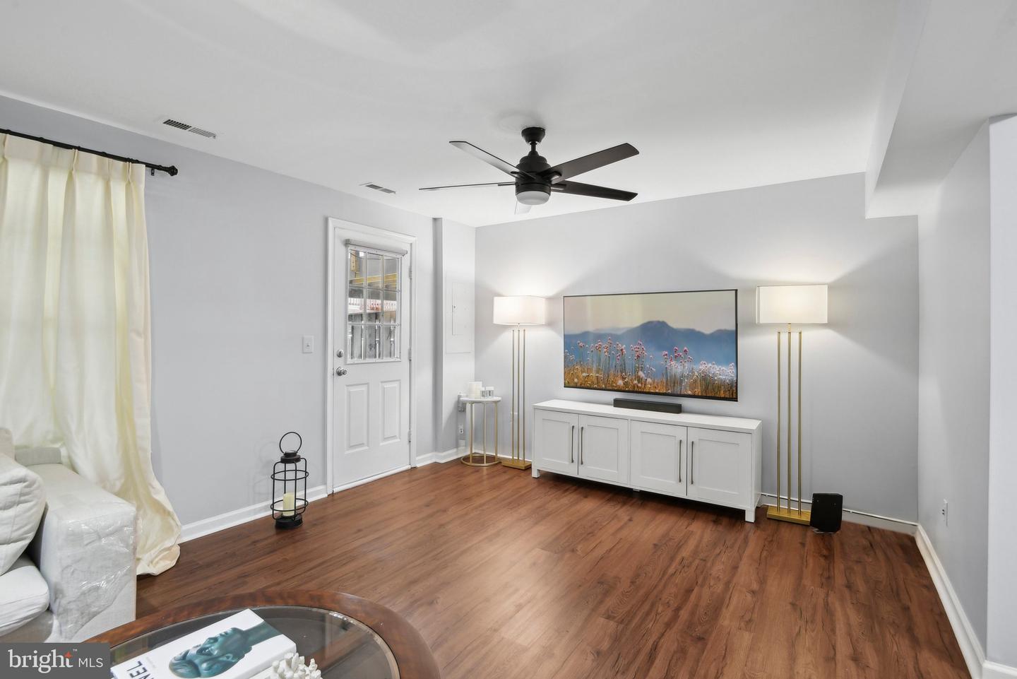 14617 WOODSPRING CT, CENTREVILLE, Virginia 20120, 3 Bedrooms Bedrooms, 12 Rooms Rooms,2 BathroomsBathrooms,Residential,For sale,14617 WOODSPRING CT,VAFX2243546 MLS # VAFX2243546