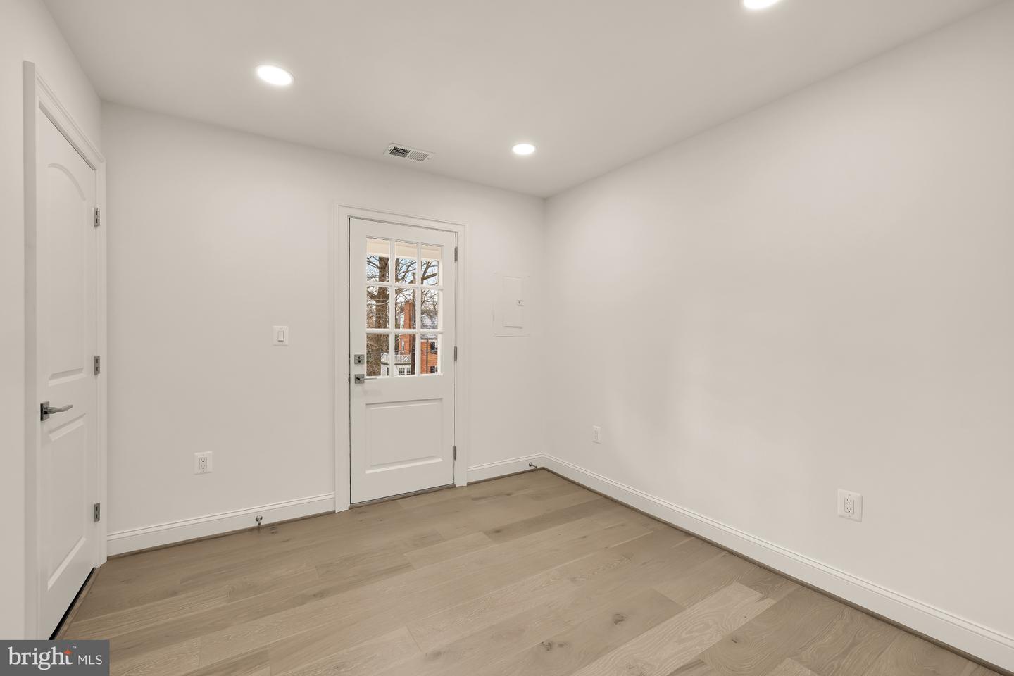 4827 SEDGWICK ST NW, WASHINGTON, District Of Columbia 20016, 6 Bedrooms Bedrooms, ,5 BathroomsBathrooms,Residential,For sale,4827 SEDGWICK ST NW,DCDC2235108 MLS # DCDC2235108