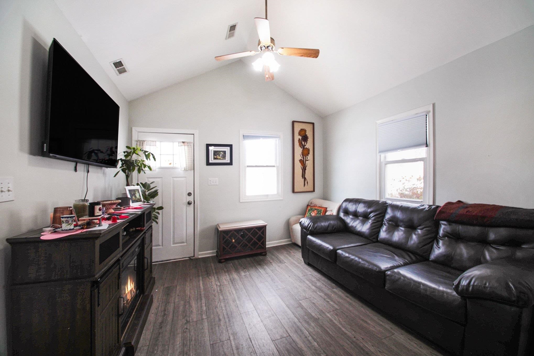 45 HAYWARD LN, FREDERICKSBURG, Virginia 22405, 2 Bedrooms Bedrooms, ,1 BathroomBathrooms,Residential,45 Hayward Lane Fredericksburg, VA, 22405,45 HAYWARD LN,673846 MLS # 673846