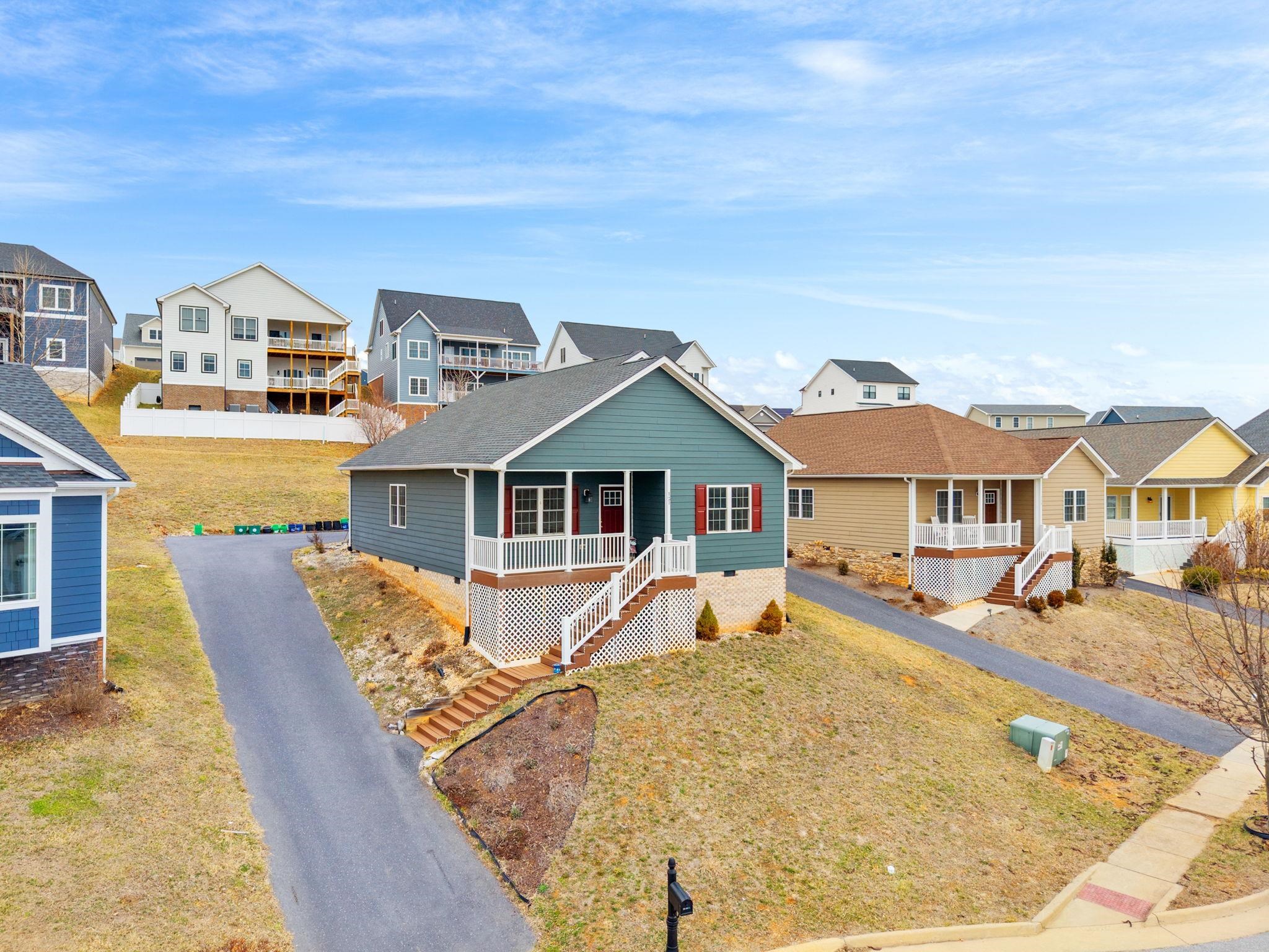 121 BEAUREGARD DR, STAUNTON, Virginia 24401, 3 Bedrooms Bedrooms, ,2 BathroomsBathrooms,Residential,121 BEAUREGARD DR,673861 MLS # 673861