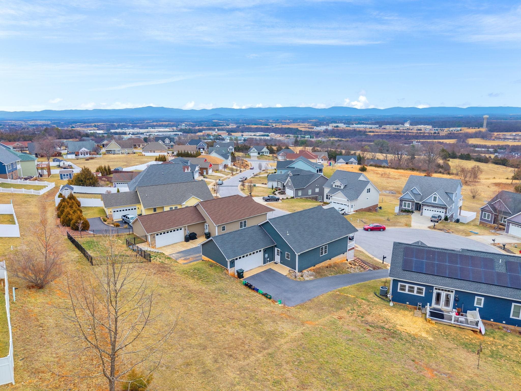 121 BEAUREGARD DR, STAUNTON, Virginia 24401, 3 Bedrooms Bedrooms, ,2 BathroomsBathrooms,Residential,121 BEAUREGARD DR,673861 MLS # 673861