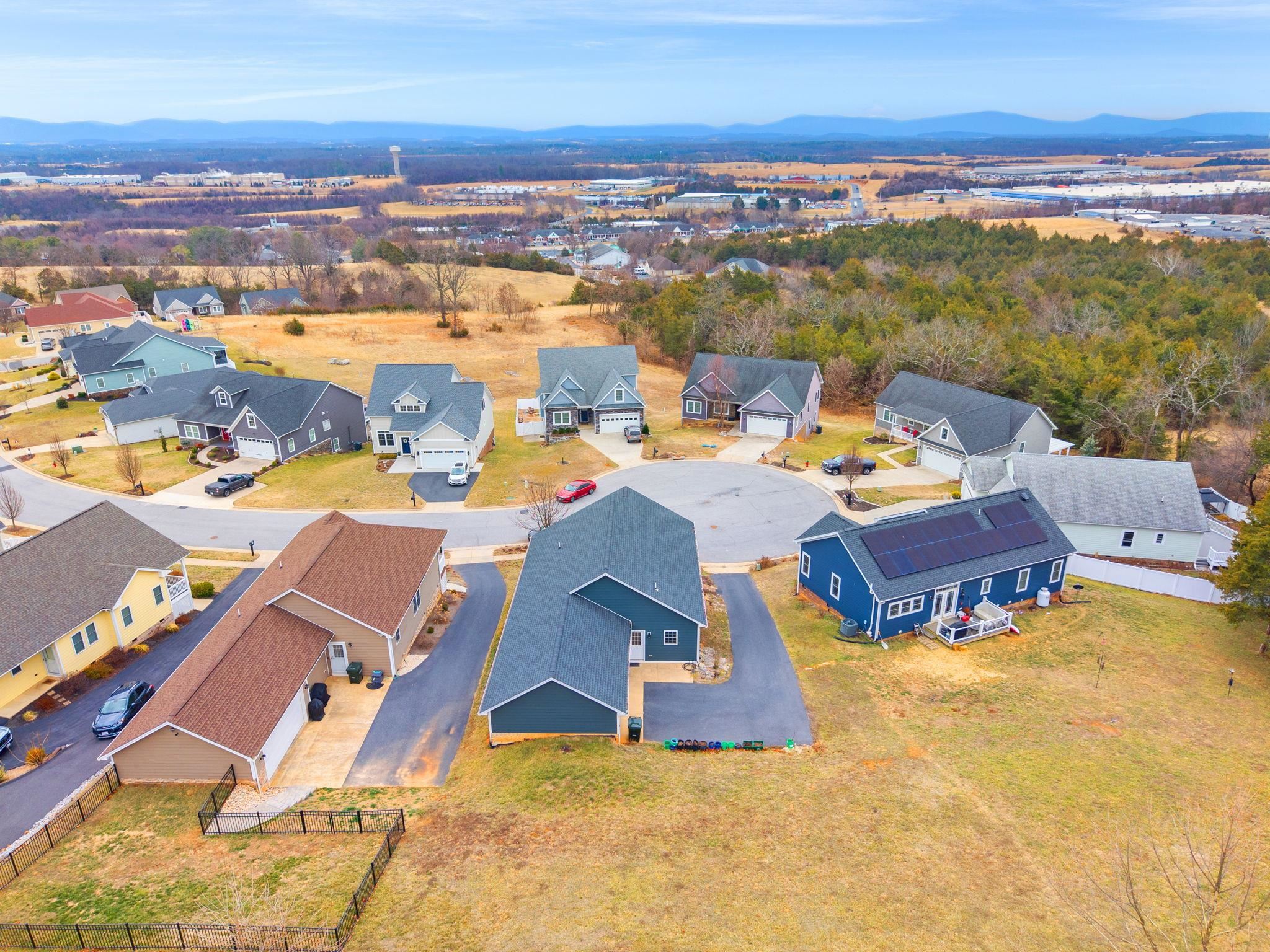 121 BEAUREGARD DR, STAUNTON, Virginia 24401, 3 Bedrooms Bedrooms, ,2 BathroomsBathrooms,Residential,121 BEAUREGARD DR,673861 MLS # 673861