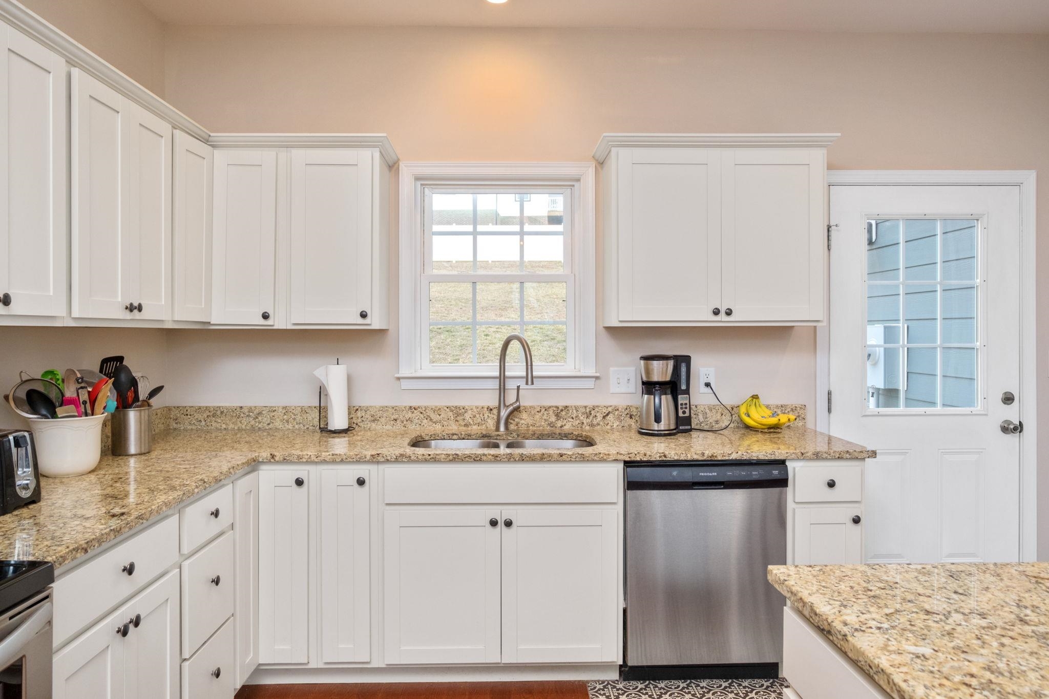 121 BEAUREGARD DR, STAUNTON, Virginia 24401, 3 Bedrooms Bedrooms, ,2 BathroomsBathrooms,Residential,121 BEAUREGARD DR,673861 MLS # 673861