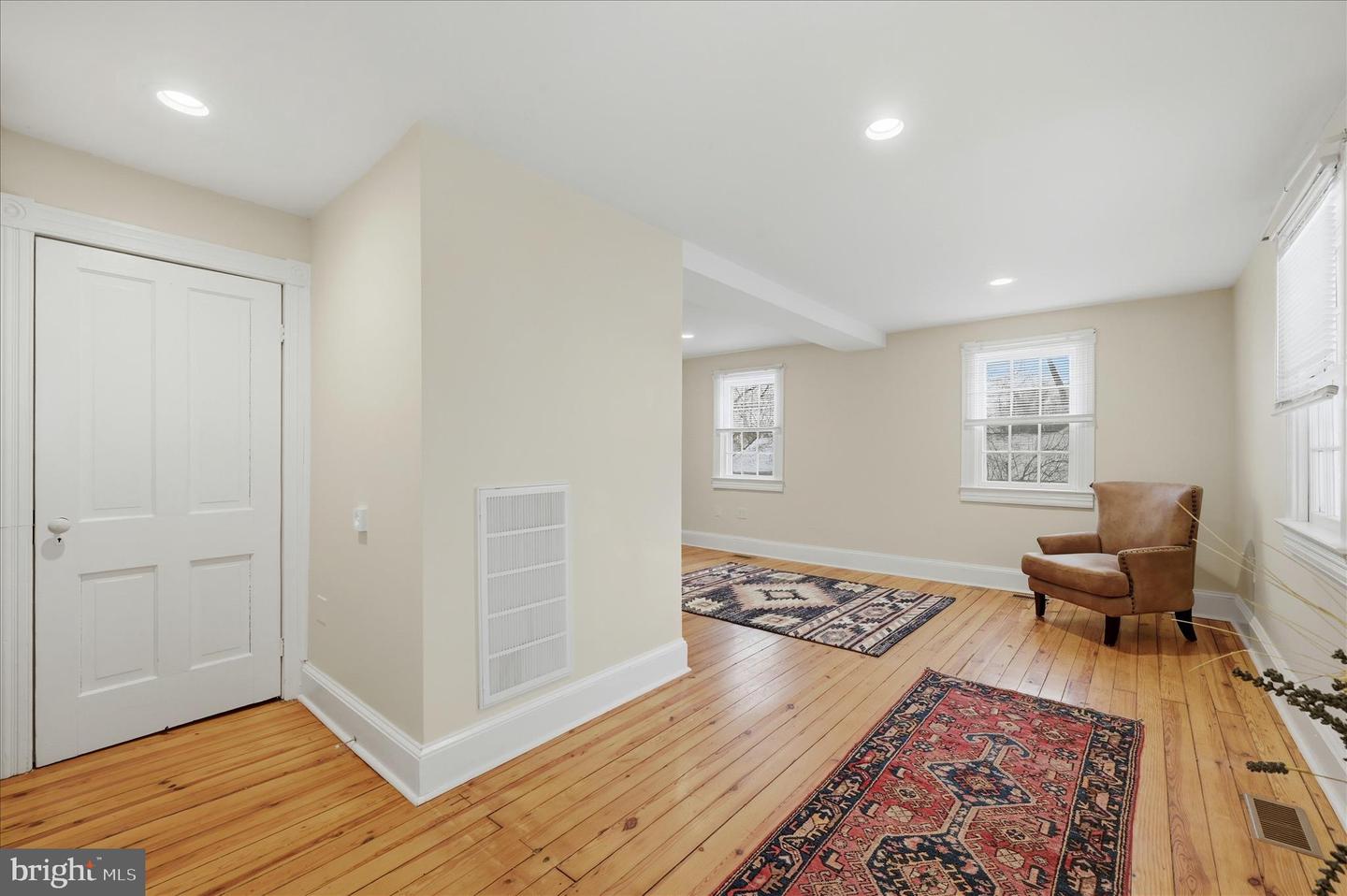 2 W MAIN ST, BOYCE, Virginia 22620, 3 Bedrooms Bedrooms, ,1 BathroomBathrooms,Residential,For sale,2 W MAIN ST,VACL2006500 MLS # VACL2006500