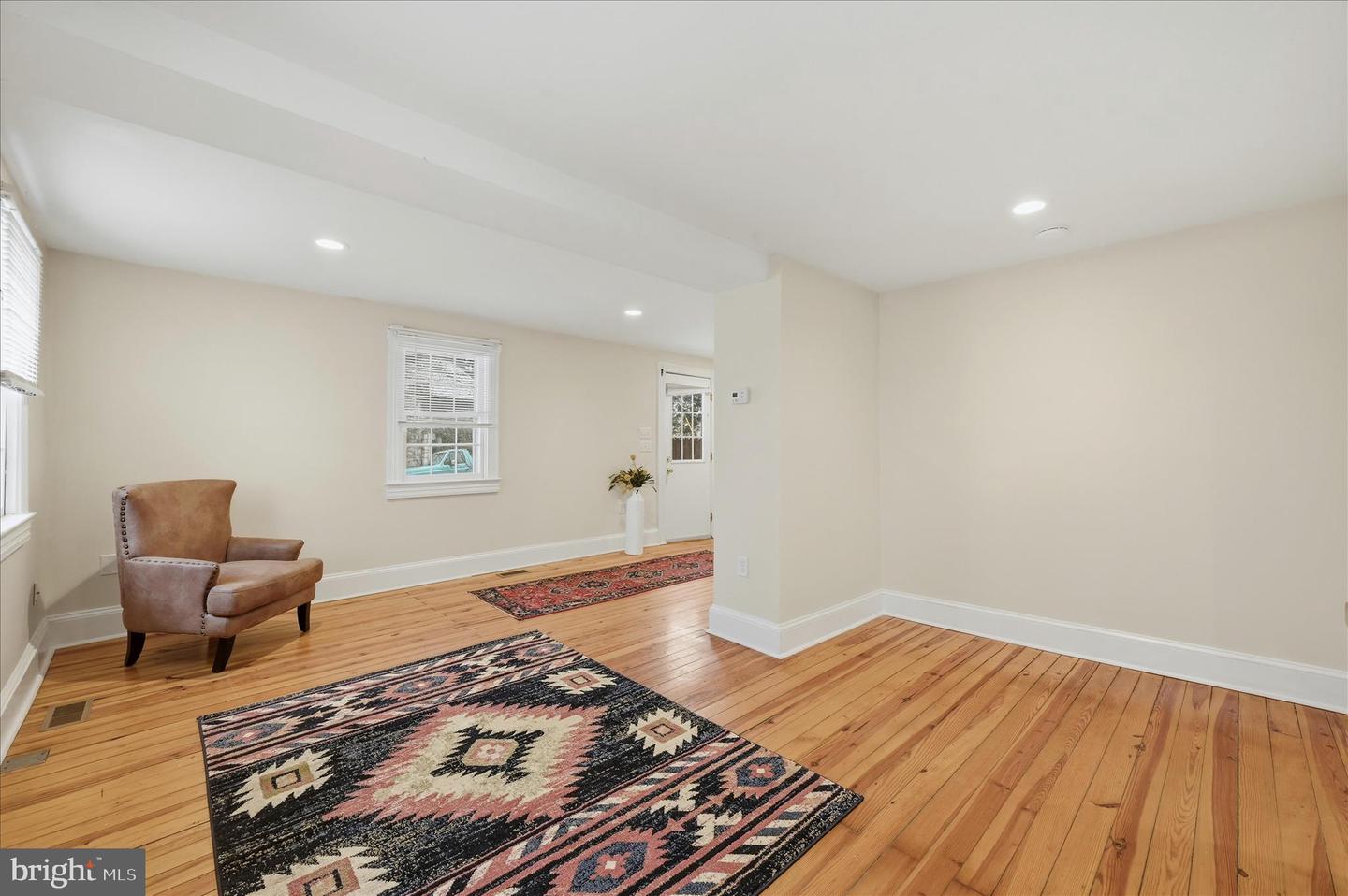 2 W MAIN ST, BOYCE, Virginia 22620, 3 Bedrooms Bedrooms, ,1 BathroomBathrooms,Residential,For sale,2 W MAIN ST,VACL2006500 MLS # VACL2006500