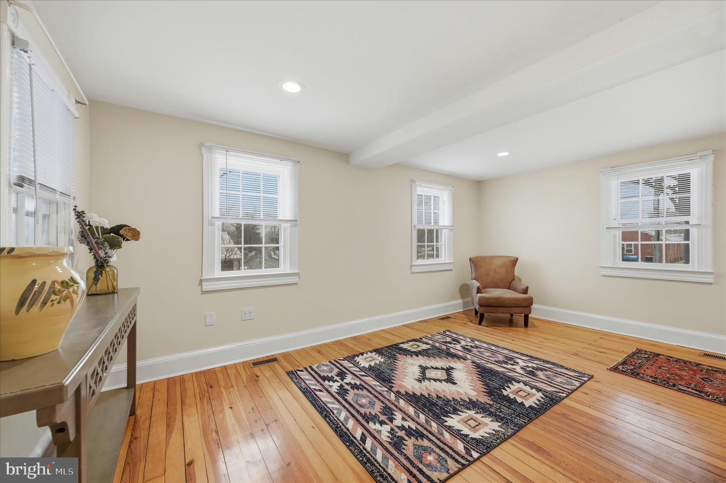 2 W MAIN ST, BOYCE, Virginia 22620, 3 Bedrooms Bedrooms, ,1 BathroomBathrooms,Residential,For sale,2 W MAIN ST,VACL2006500 MLS # VACL2006500