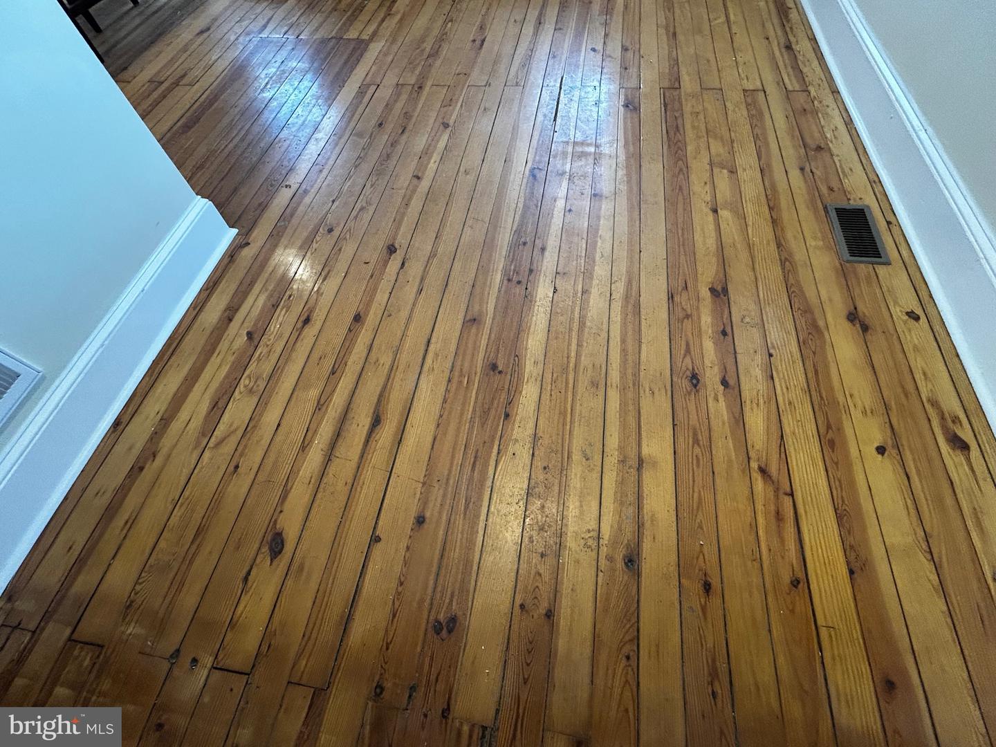 2 W MAIN ST, BOYCE, Virginia 22620, 3 Bedrooms Bedrooms, ,1 BathroomBathrooms,Residential,For sale,2 W MAIN ST,VACL2006500 MLS # VACL2006500