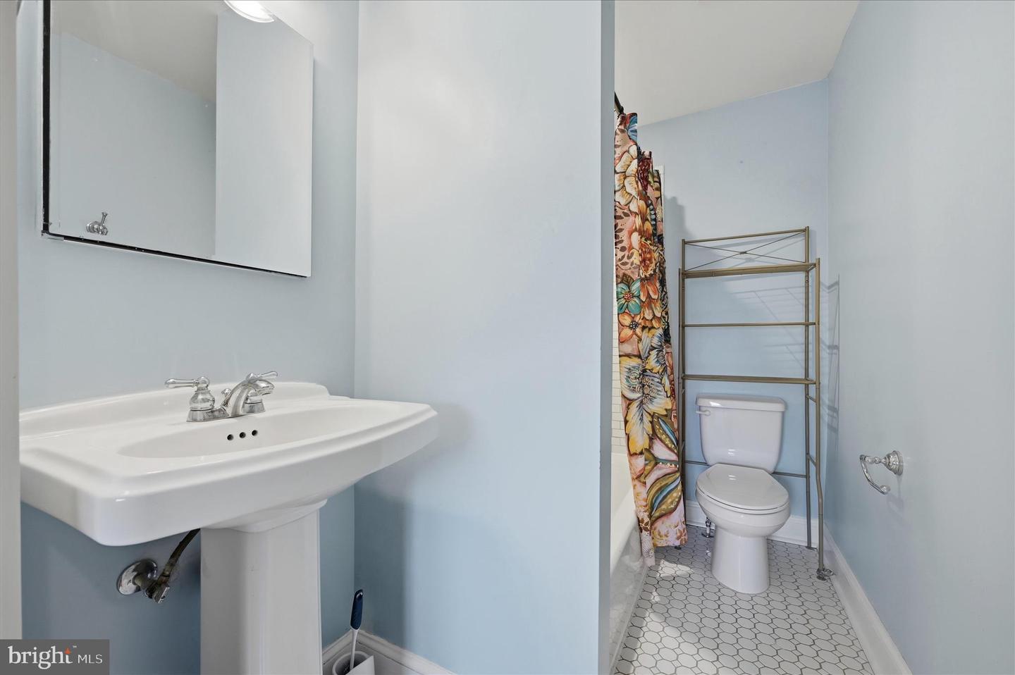 2 W MAIN ST, BOYCE, Virginia 22620, 3 Bedrooms Bedrooms, ,1 BathroomBathrooms,Residential,For sale,2 W MAIN ST,VACL2006500 MLS # VACL2006500