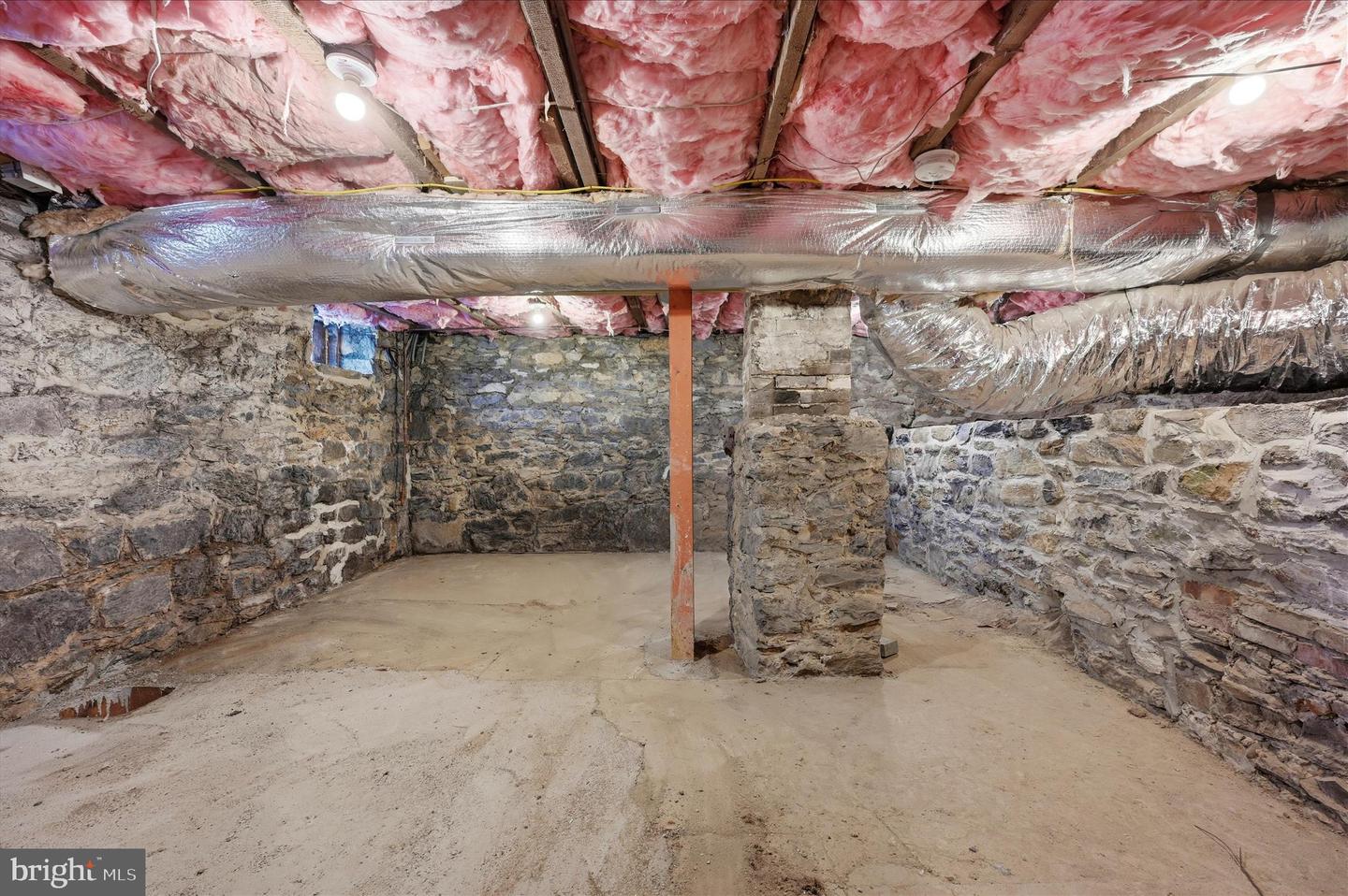 2 W MAIN ST, BOYCE, Virginia 22620, 3 Bedrooms Bedrooms, ,1 BathroomBathrooms,Residential,For sale,2 W MAIN ST,VACL2006500 MLS # VACL2006500