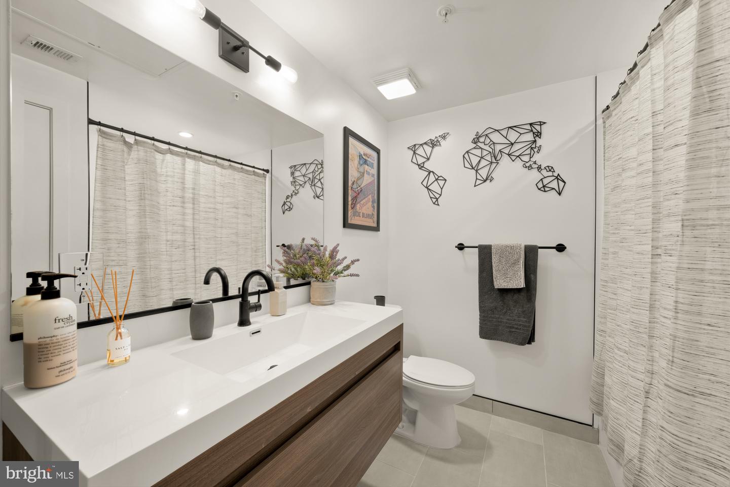 4816 3RD ST NW #2, WASHINGTON, District Of Columbia 20011, 2 Bedrooms Bedrooms, ,2 BathroomsBathrooms,Residential,For sale,4816 3RD ST NW #2,DCDC2245780 MLS # DCDC2245780