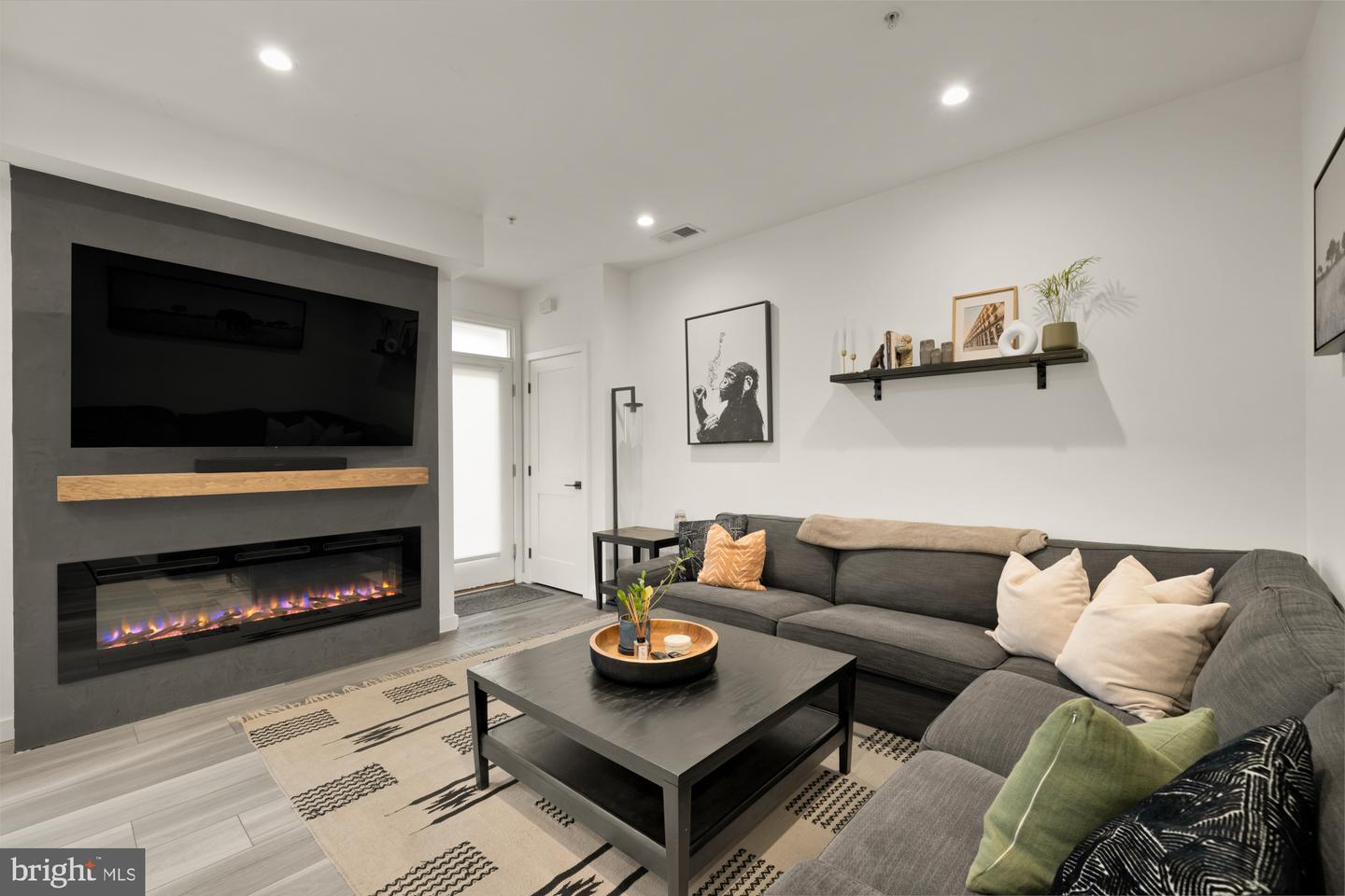 4816 3RD ST NW #2, WASHINGTON, District Of Columbia 20011, 2 Bedrooms Bedrooms, ,2 BathroomsBathrooms,Residential,For sale,4816 3RD ST NW #2,DCDC2245780 MLS # DCDC2245780