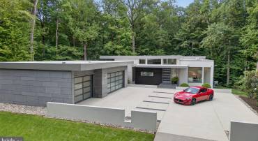 132 JEFFERSON HUNDRED, WILLIAMSBURG, Virginia 23185, 4 Bedrooms Bedrooms, 12 Rooms Rooms,2 BathroomsBathrooms,Residential,For sale,132 JEFFERSON HUNDRED,VAJC2000600 MLS # VAJC2000600